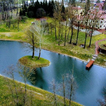 Palac Mysleta Uzdowo Exteriér fotografie