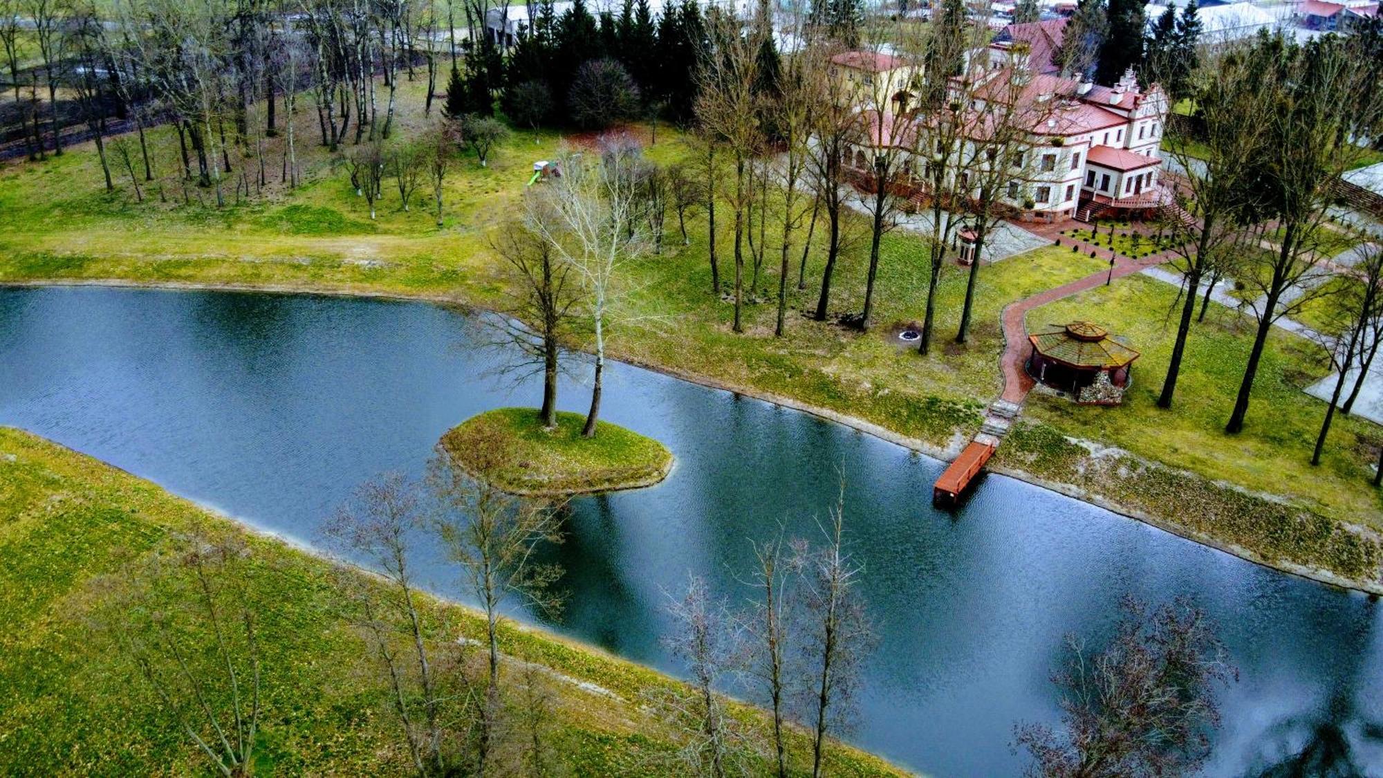 Palac Mysleta Uzdowo Exteriér fotografie